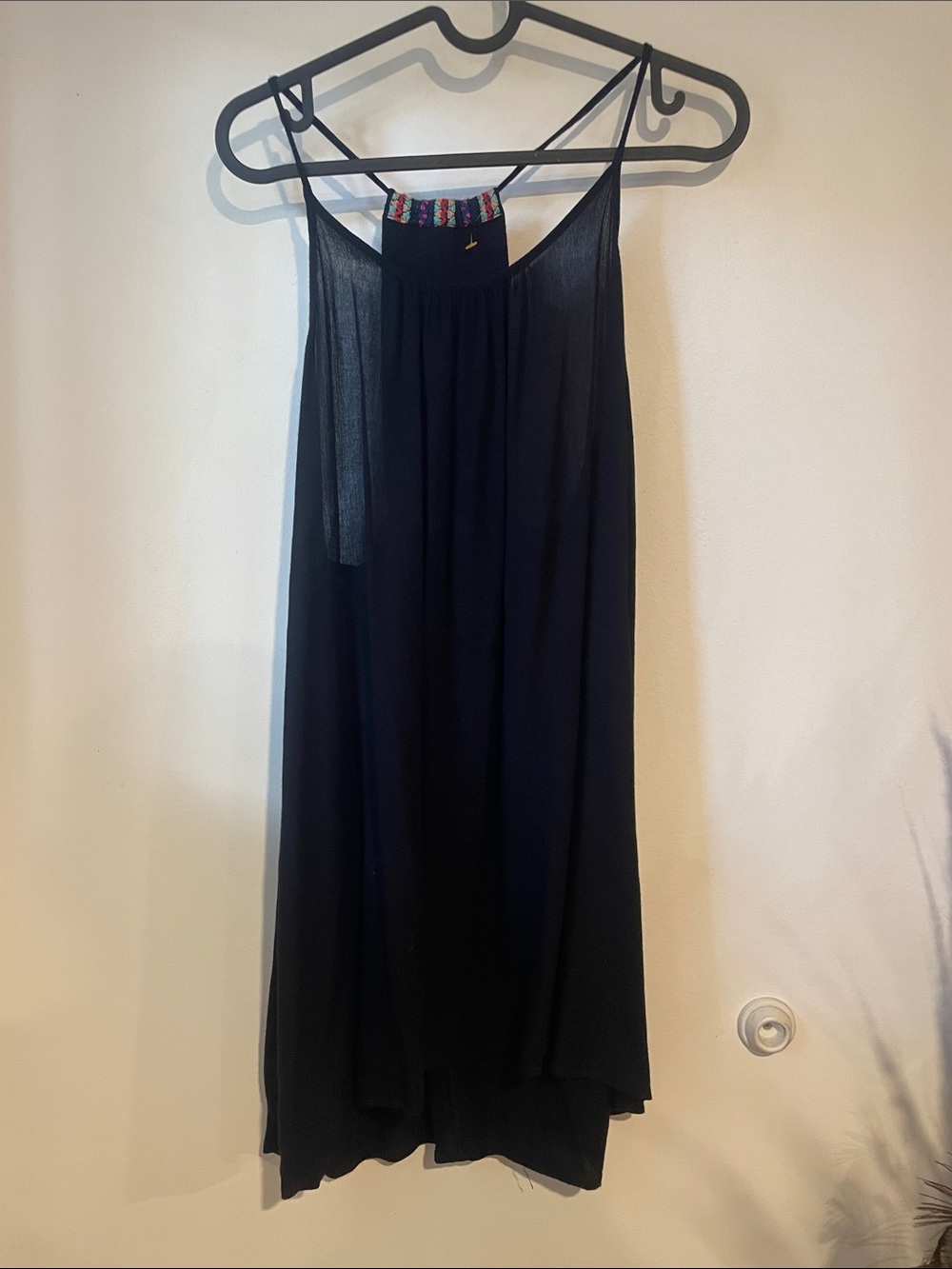 Black Sleeveless Tunic with Color Pattern Detail Sz XS B132